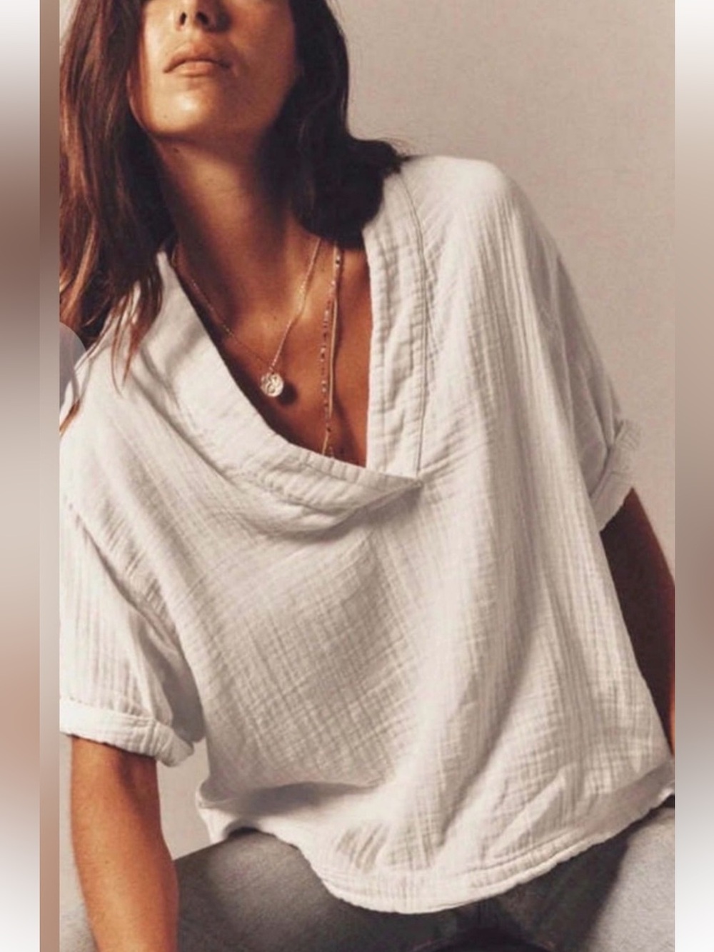 XiRENA White Avery Gauzy V-Neck Relaxed Tunic